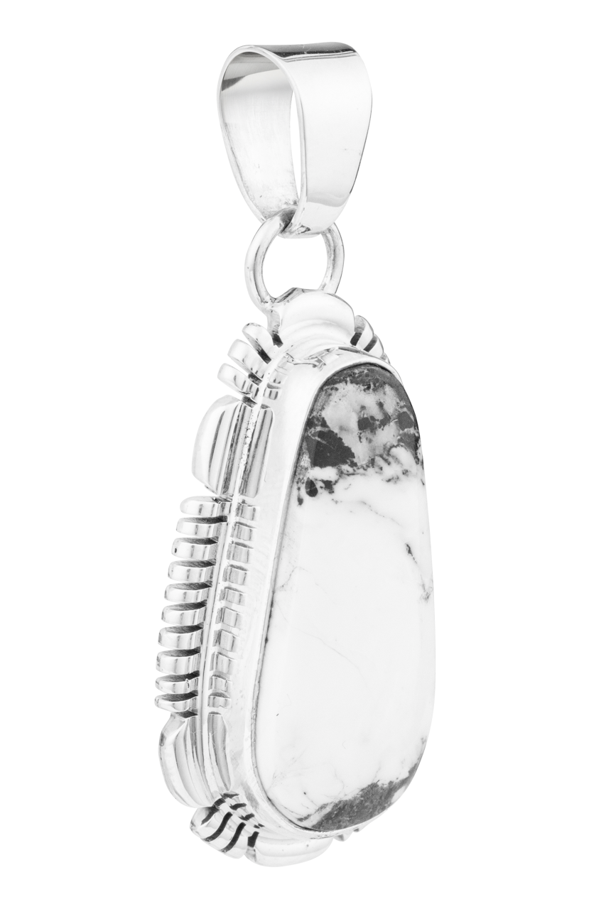 シルバーペンダント ホワイトストーン付き Sterling Silver White Buffalo Stone Pendant | Pinto Ranch