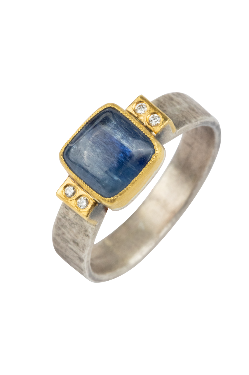 Star Sapphire & Gold Ring