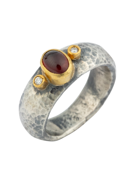 Garnet & Diamond Ring